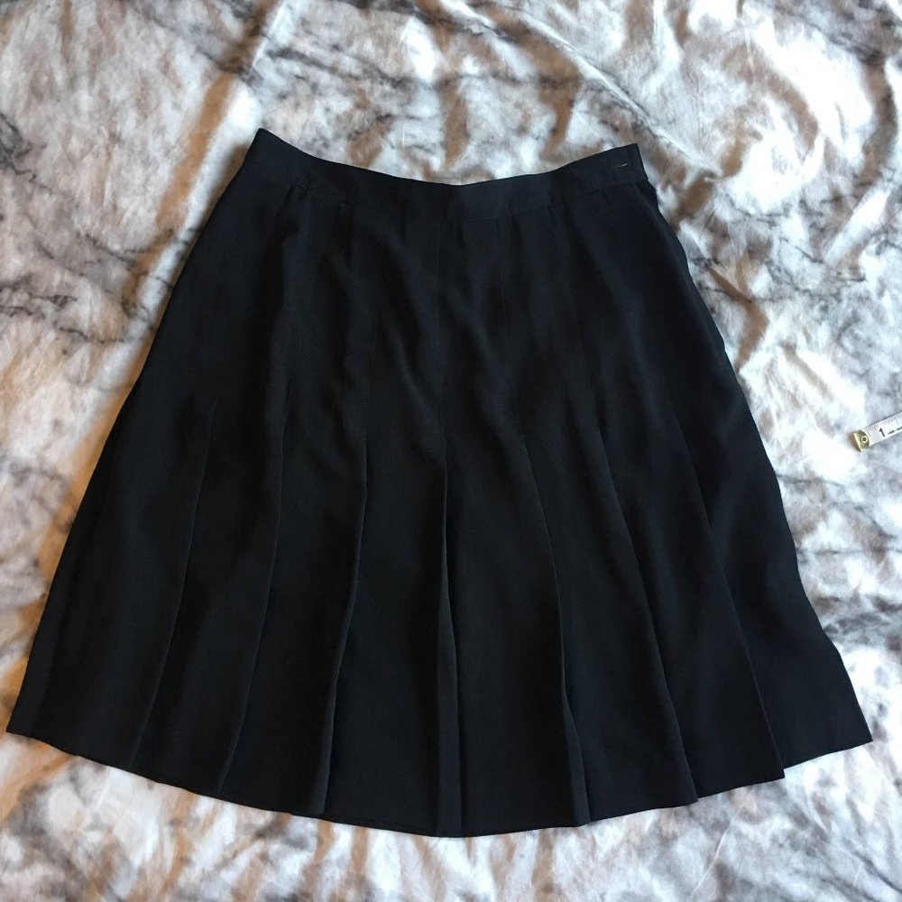 *SOLD* VINTAGE Hillard & Hanson Black Pleated Skirt
